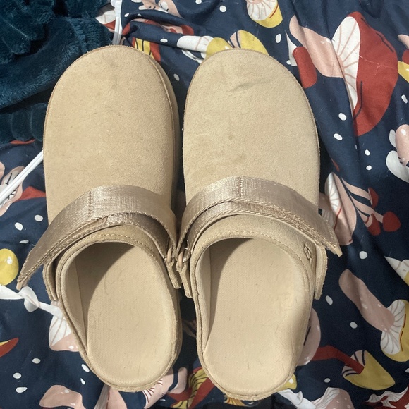 ugg golden star clogs - Picture 1 of 3